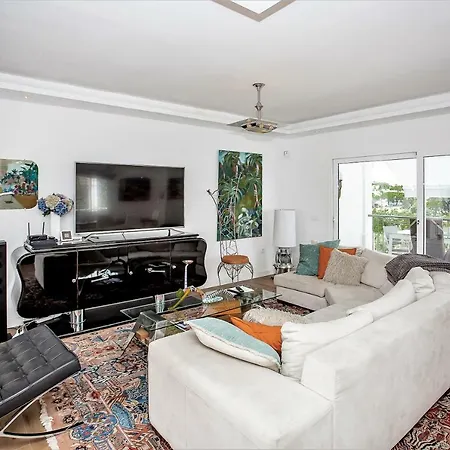 Luxury With Private Swimming Pool *