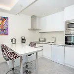 Apartment Luxury With Private Swimming Pool