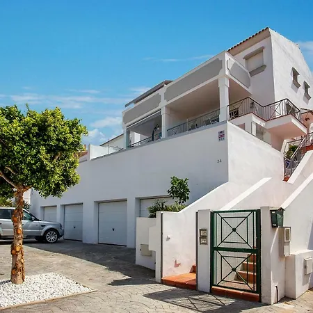 Luxury With Private Swimming Pool Apartament