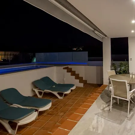 Luxury With Private Swimming Pool Apartament